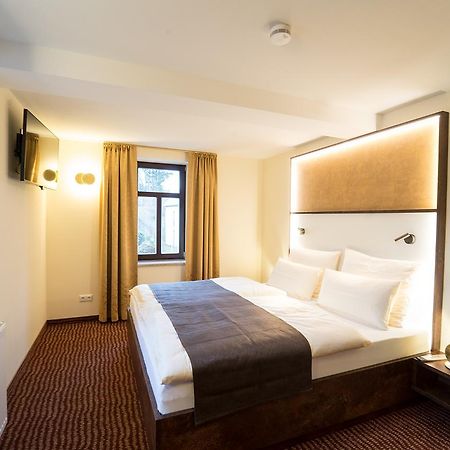 Hotel Goldener Hirsch Suhl Exteriör bild